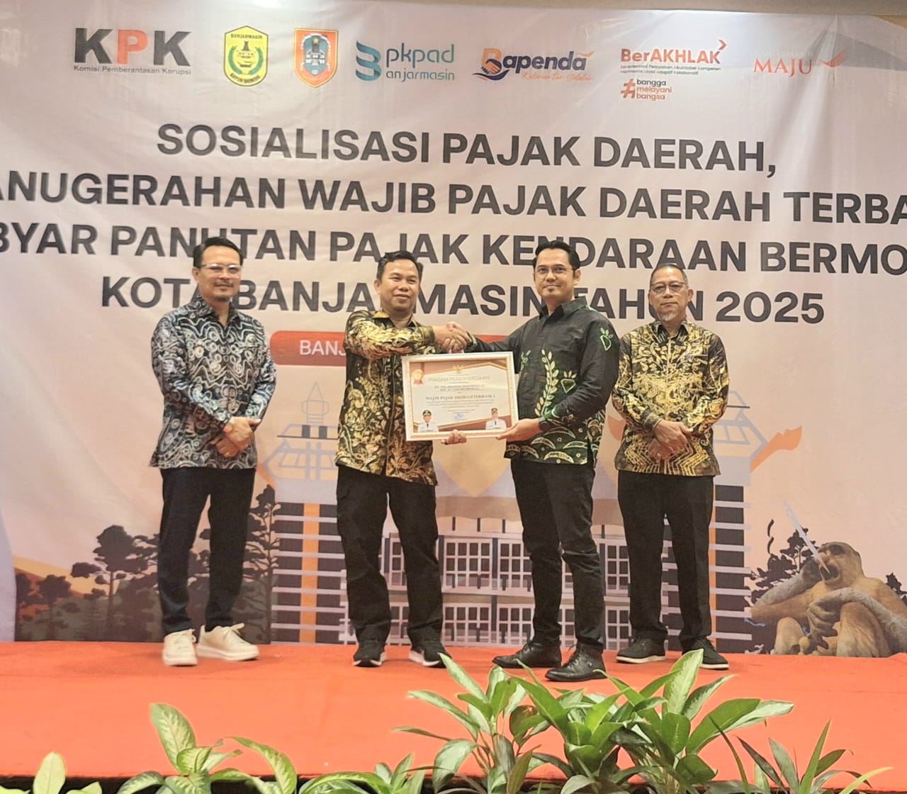 Pelindo Regional 3 Sub Regional Kalimantan, Raih Penghargaan Wajib Pajak Daerah Terbaik I Banjarmasin