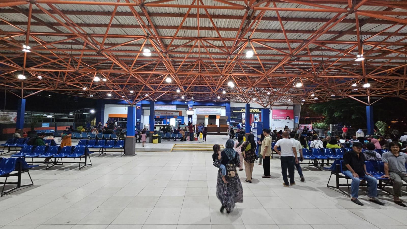 Libur Nataru 2025, Arus Penumpang di Pelabuhan Trisakti Tumbuh Positif, Pelindo Pastikan Layanan Berjalan Baik