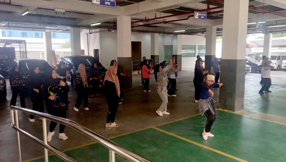 Kesekretariatan DPRD Banjarmasin Rutin Gelar Senam Jumat Pagi untuk Jaga Kebugaran Pegawai