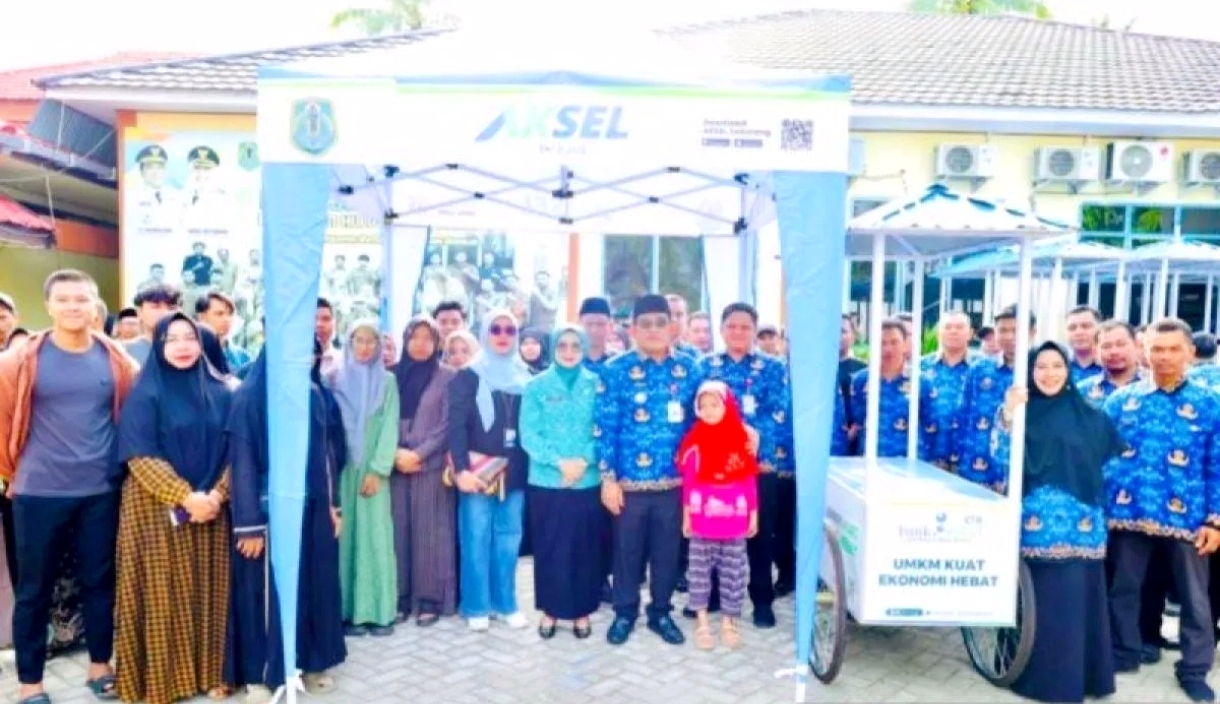 Bupati HSU Salurkan 80 Sarana Usaha untuk UMKM Amuntai